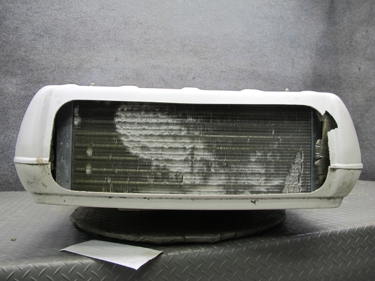 02-03 VW Eurovan T4 Winnebago Vista Coleman Mach Upper Roof Mount Air Condition