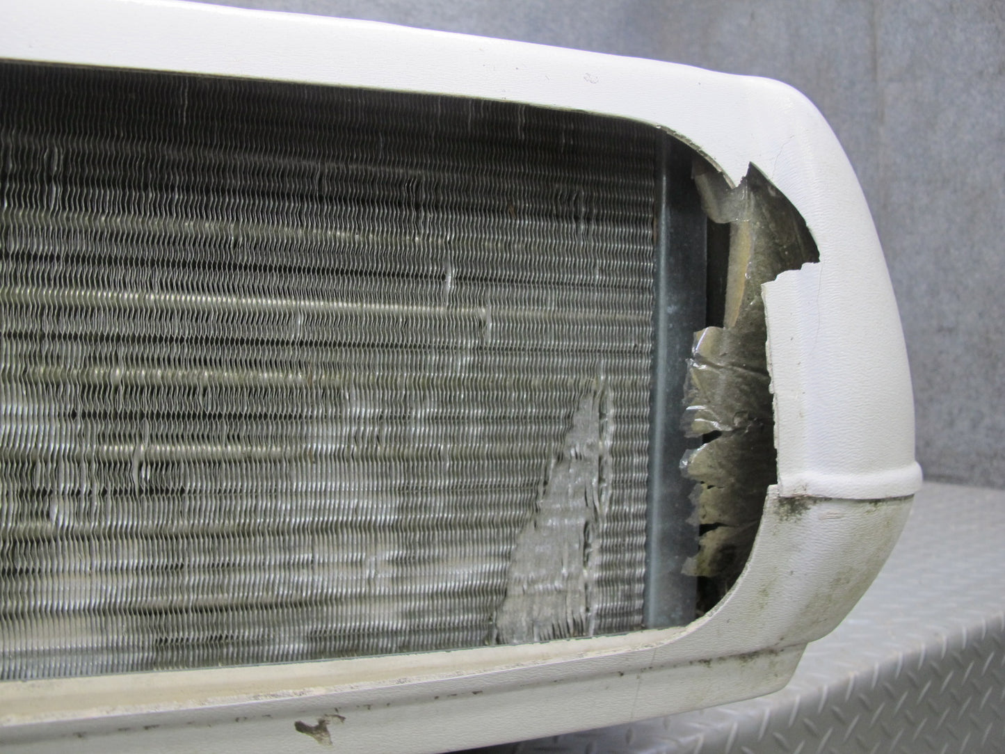 02-03 VW Eurovan T4 Winnebago Vista Coleman Mach Upper Roof Mount Air Condition