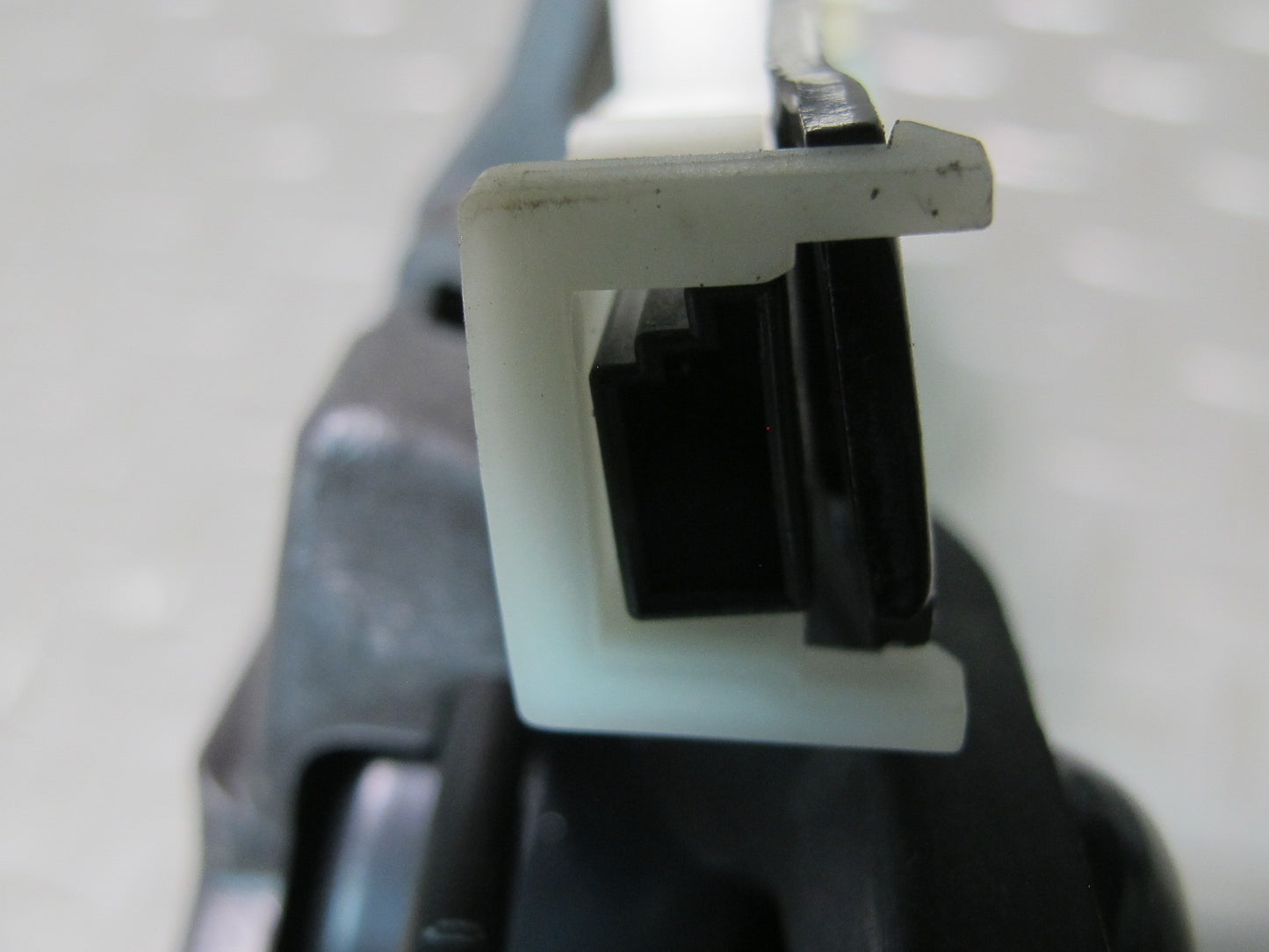 07-13 BMW E93 335i Convertible Trunk Lock Locking Mechanism Assembly 7258345 OEM