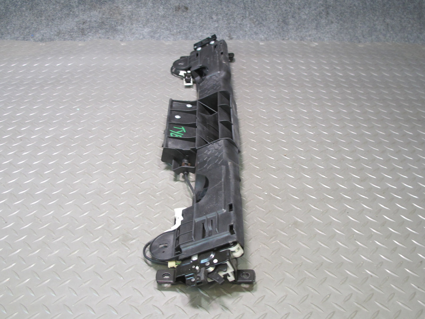 07-13 BMW E93 335i Convertible Trunk Lock Locking Mechanism Assembly 7258345 OEM