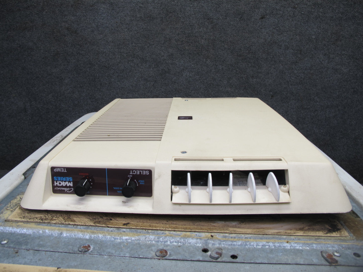 02-03 VW Eurovan T4 Winnebago Vista Coleman Mach Upper Roof Mount Air Condition