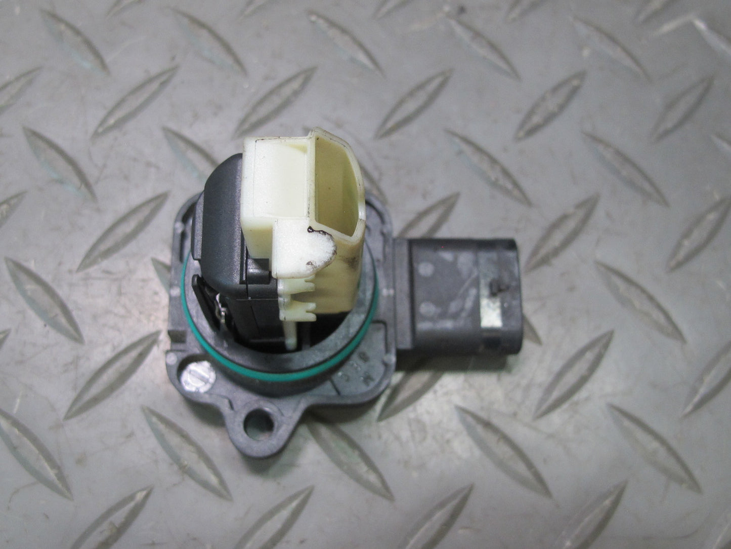 11-13 BMW E90 E92 E93 335i Mass Air Flow Meter MAF Sensor 7593624 OEM