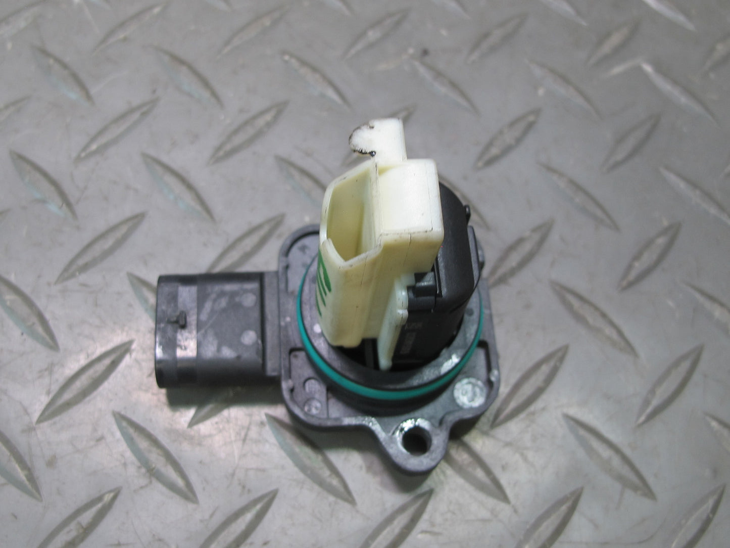 11-13 BMW E90 E92 E93 335i Mass Air Flow Meter MAF Sensor 7593624 OEM