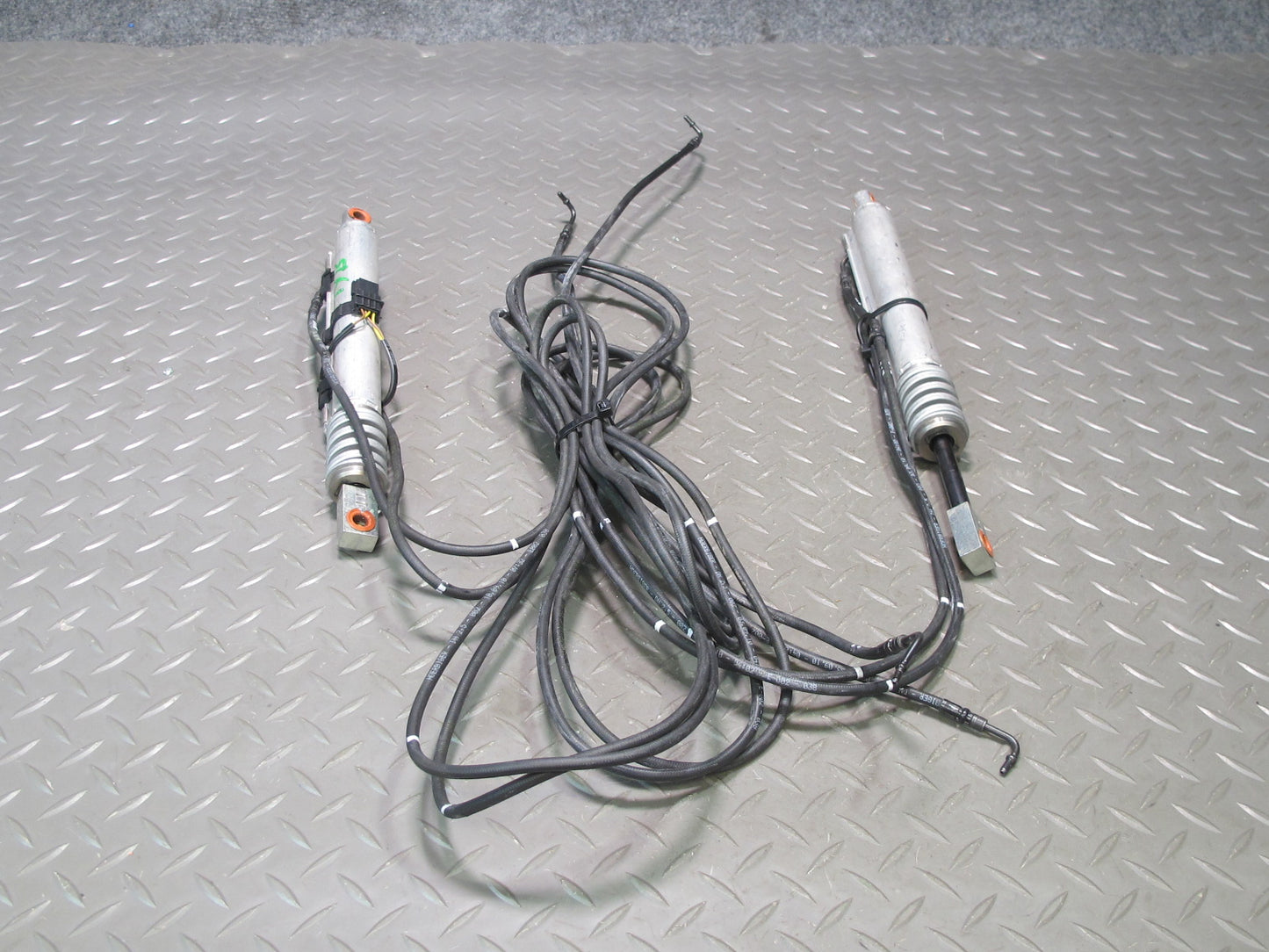07-13 BMW E93 335i Convertible Left & Right Roof Tray Hydraulic Cylinder Set OEM