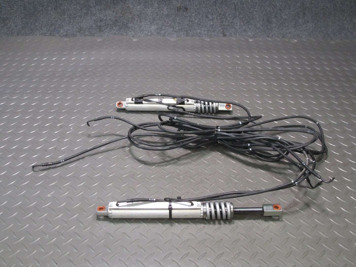 07-13 BMW E93 335i Convertible Left & Right Roof Tray Hydraulic Cylinder Set OEM