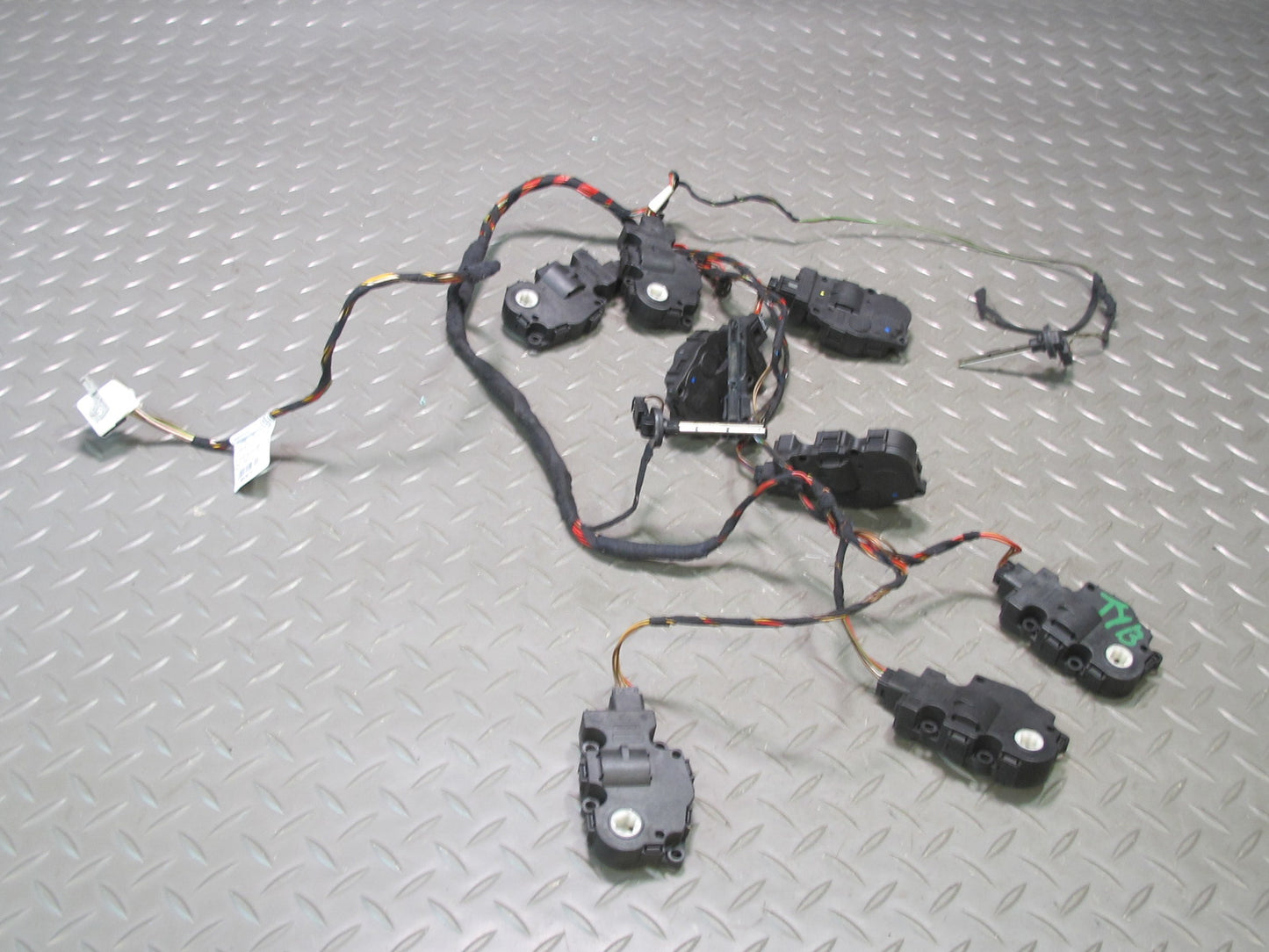 07-13 BMW E90 E92 E93 335i A/C Heater Flap Door Actuator Motor Wiring Set OEM