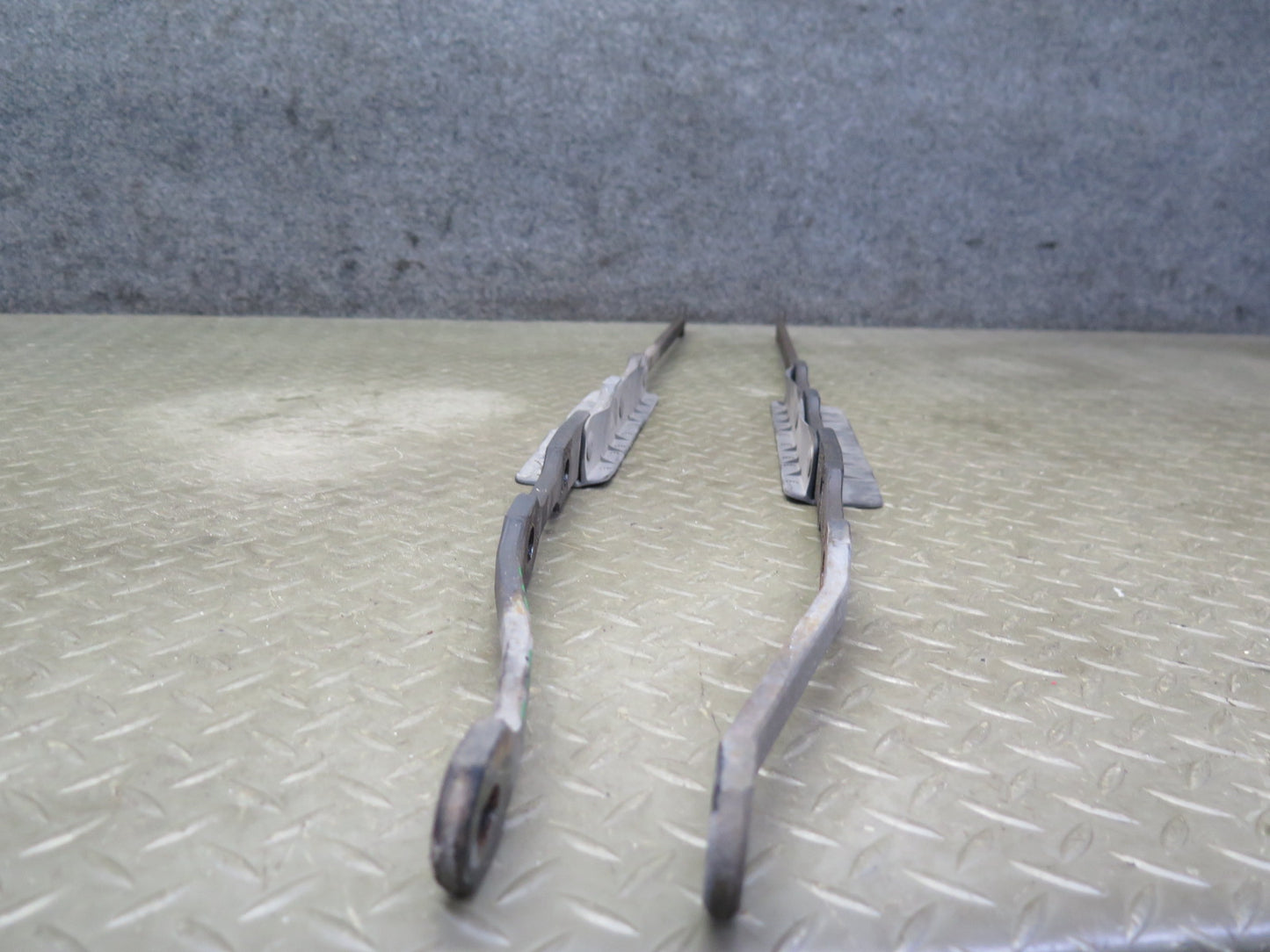 02-10 Lexus UZZ40L SC430 Set of 5 Rear Suspension Mounting Brace Plate OEM