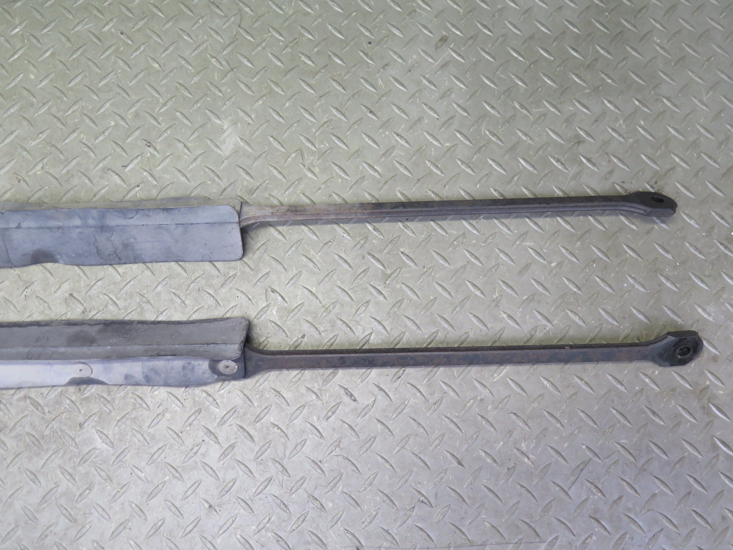 02-10 Lexus UZZ40L SC430 Set of 5 Rear Suspension Mounting Brace Plate OEM