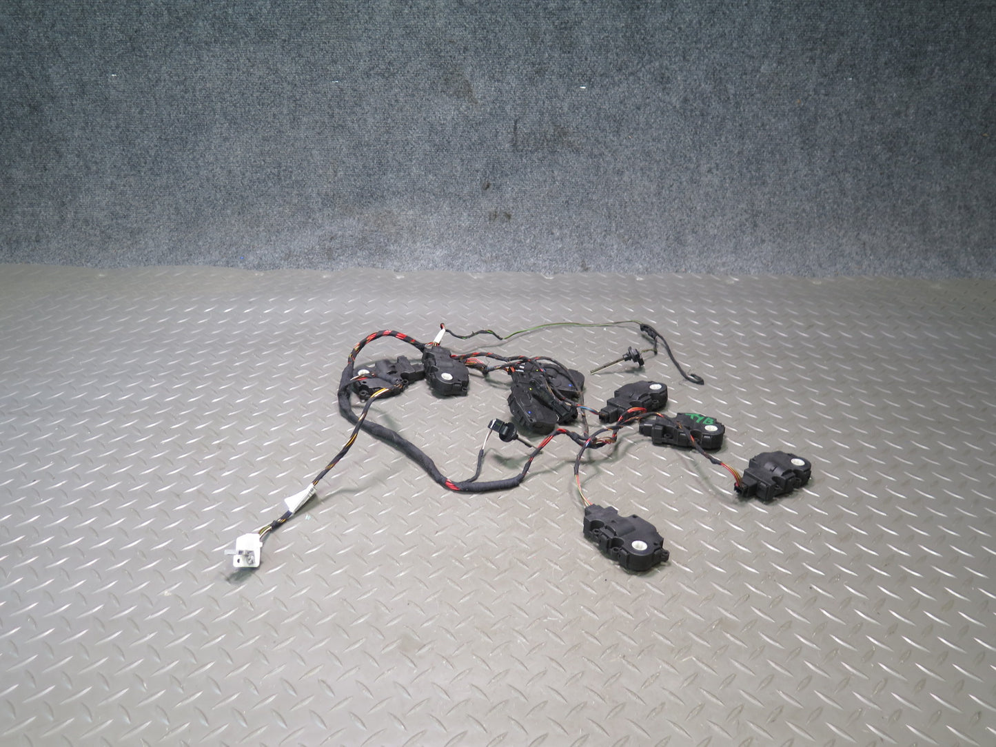 07-13 BMW E90 E92 E93 335i A/C Heater Flap Door Actuator Motor Wiring Set OEM