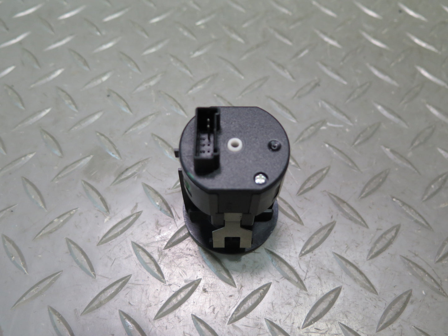 11-13 BMW E93 335i Convertible Child Safety KEY Lock Switch 9211746 OEM