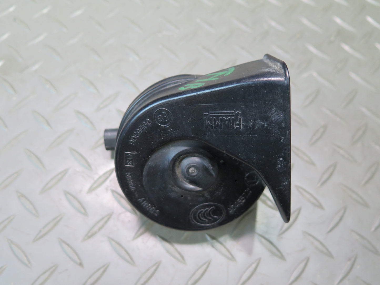07-13 BMW E90 E92 E93 335I Set of 2 High & Low Tone Note Pitch Horn Signal OEM