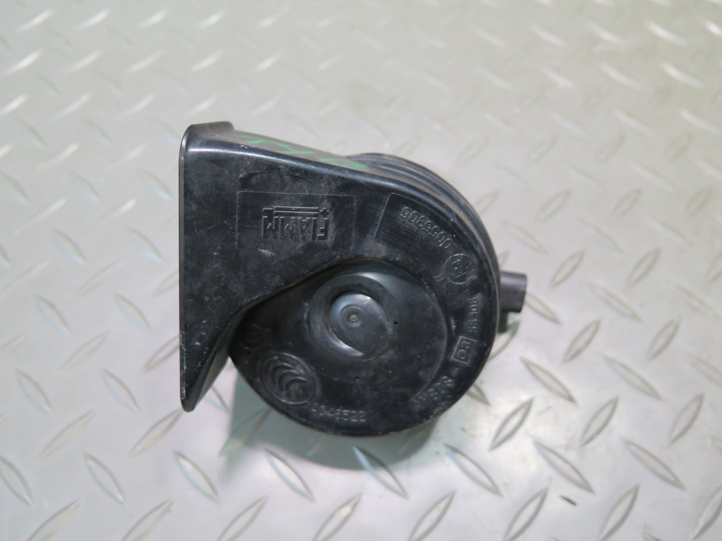 07-13 BMW E90 E92 E93 335I Set of 2 High & Low Tone Note Pitch Horn Signal OEM