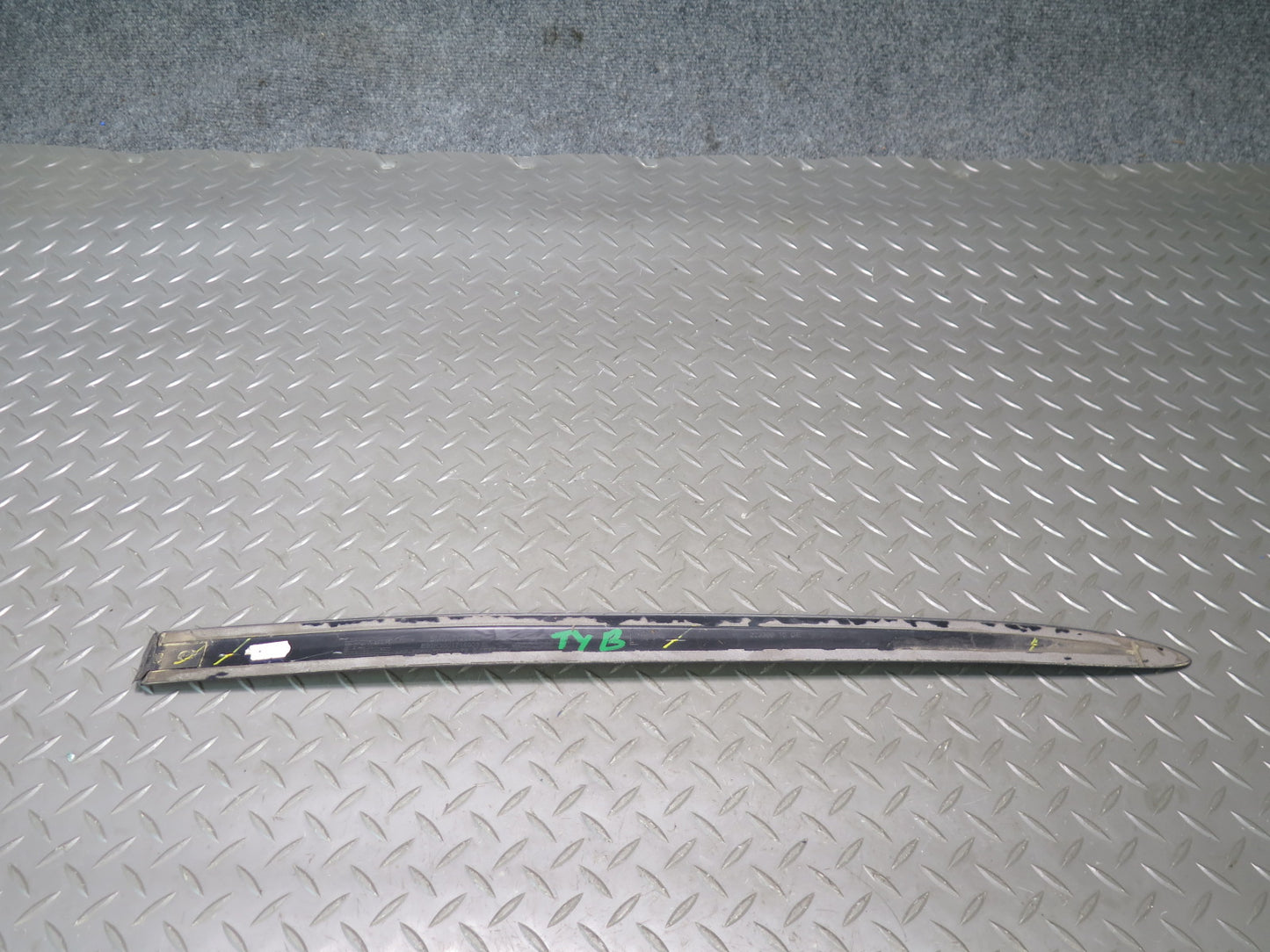 07-13 BMW E93 335i Convertible Set of 2 Front Left & Right TOP Roof Molding OEM