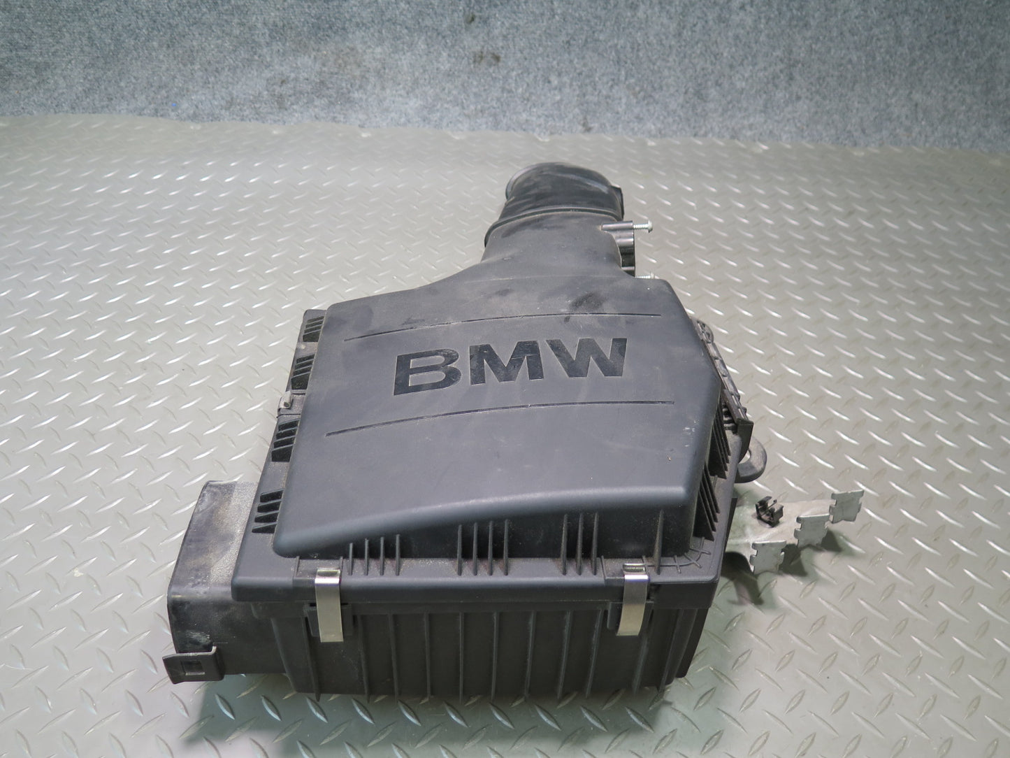 11-13 BMW E90 E92 E93 335i Air Intake Cleaner Filter Box w Duct 7599284 OEM