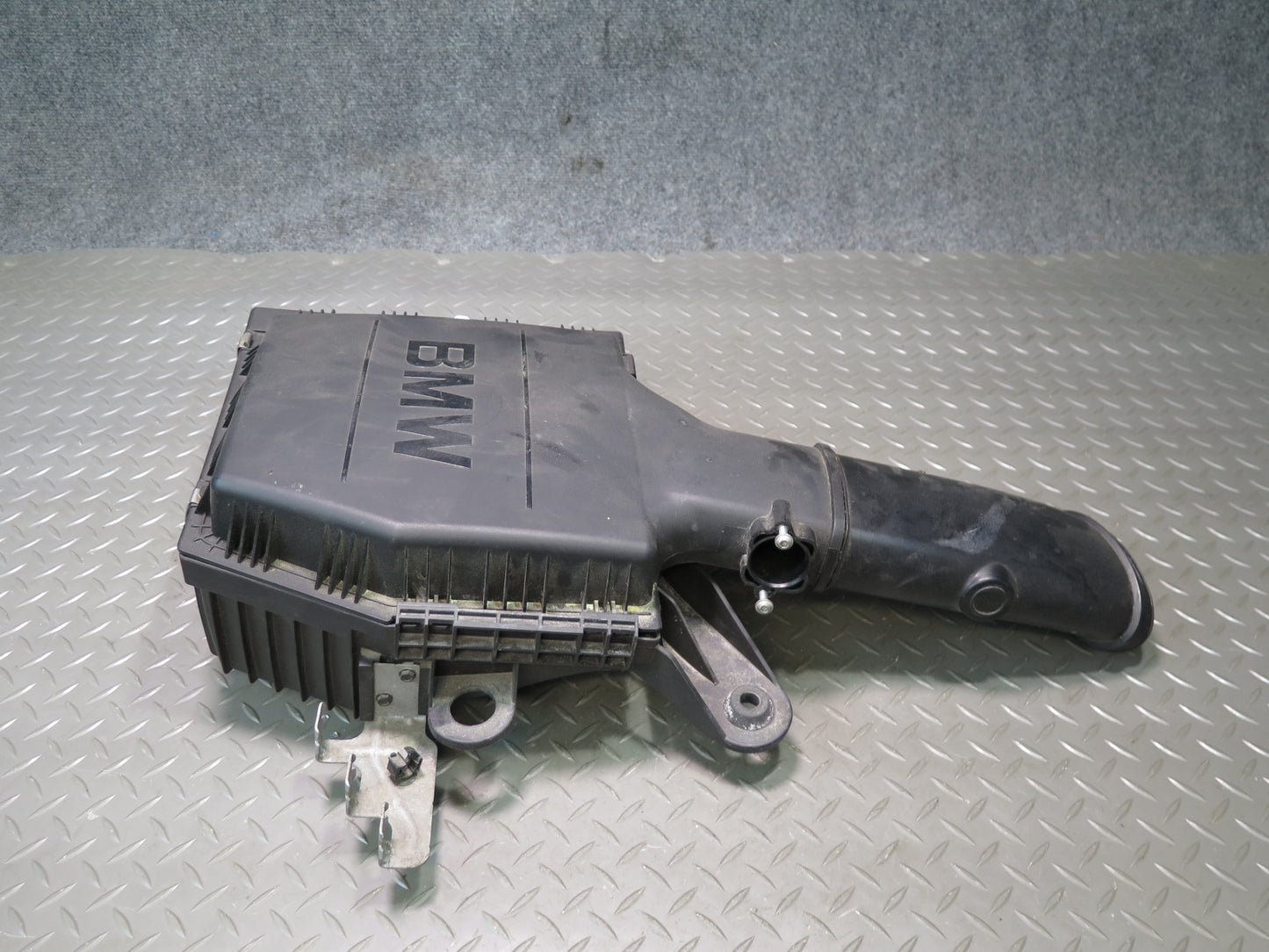 11-13 BMW E90 E92 E93 335i Air Intake Cleaner Filter Box w Duct 7599284 OEM