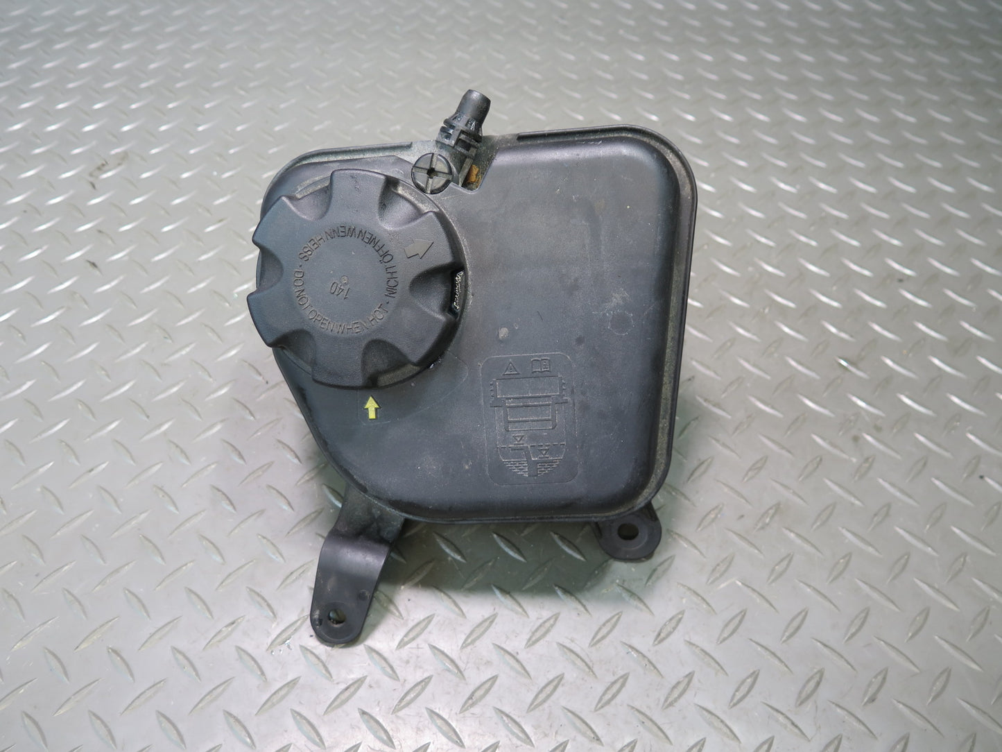 07-13 BMW E90 E92 E93 335I Aftermarket Engine Coolant Expansion Reservoir Tank