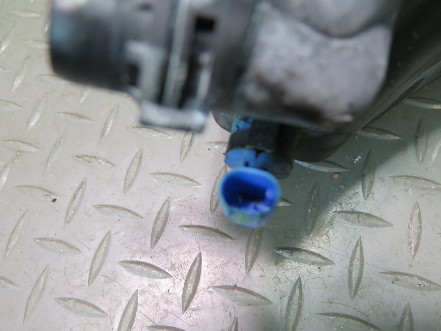 07-13 BMW E90 E92 E93 335I Aftermarket Engine Coolant Expansion Reservoir Tank