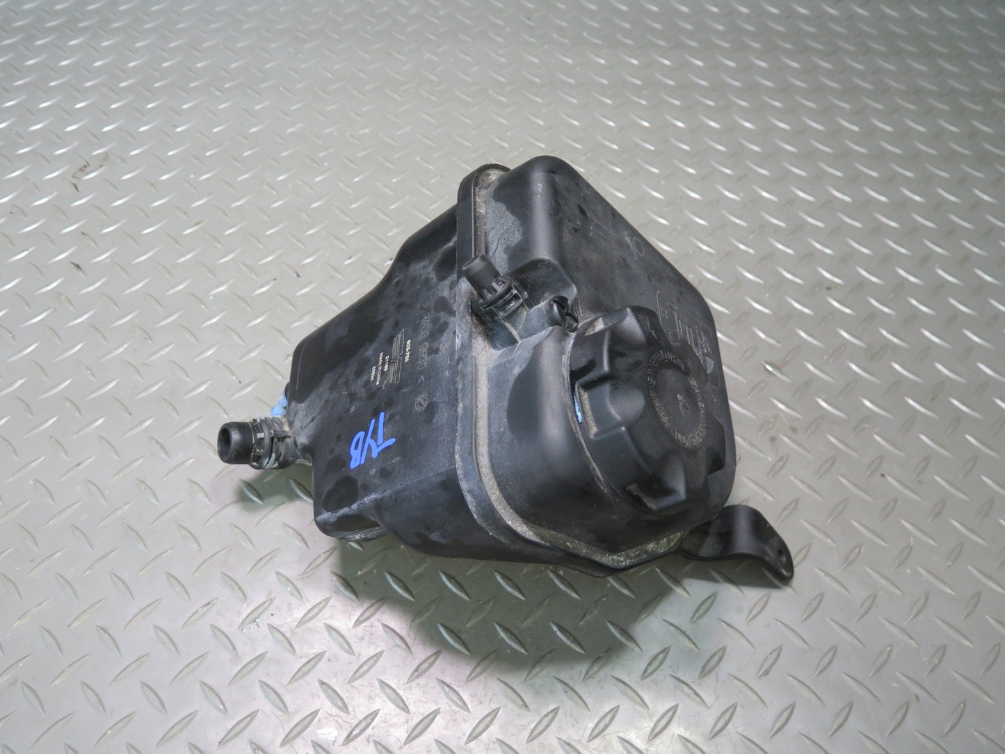 07-13 BMW E90 E92 E93 335I Aftermarket Engine Coolant Expansion Reservoir Tank