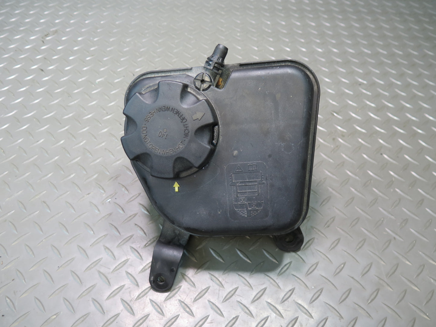 07-13 BMW E90 E92 E93 335I Aftermarket Engine Coolant Expansion Reservoir Tank