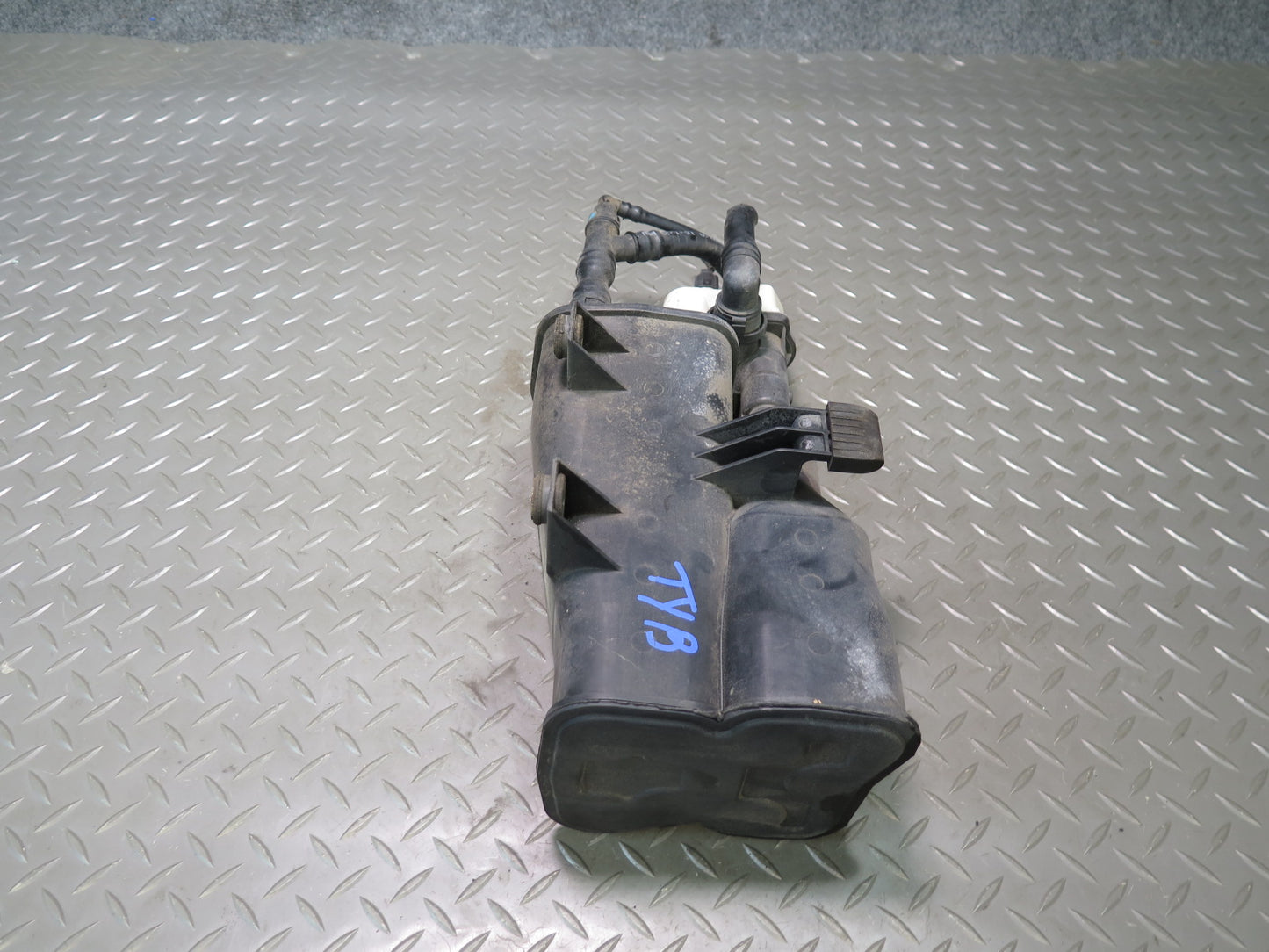 07-13 BMW E90 E92 E93 335i Fuel Evap Vapor Charcoal Canister 6765741 OEM