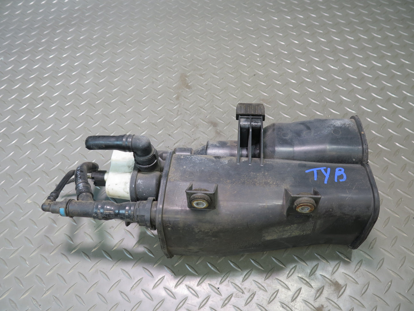 07-13 BMW E90 E92 E93 335i Fuel Evap Vapor Charcoal Canister 6765741 OEM