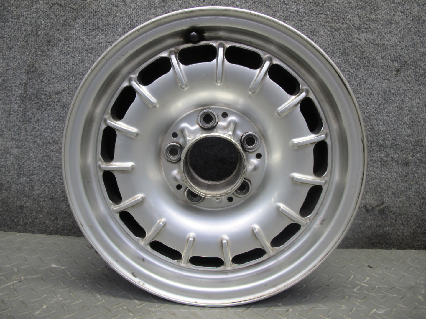 73-85 Mercedes R107 R14 14" Alloy Wheel Rim 14x6.5J ET30 1264002102 OEM