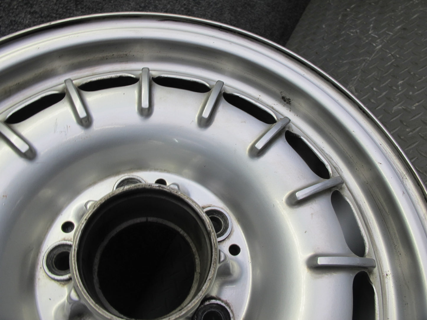 73-85 Mercedes R107 R14 14" Alloy Wheel Rim 14x6.5J ET30 1264002102 OEM