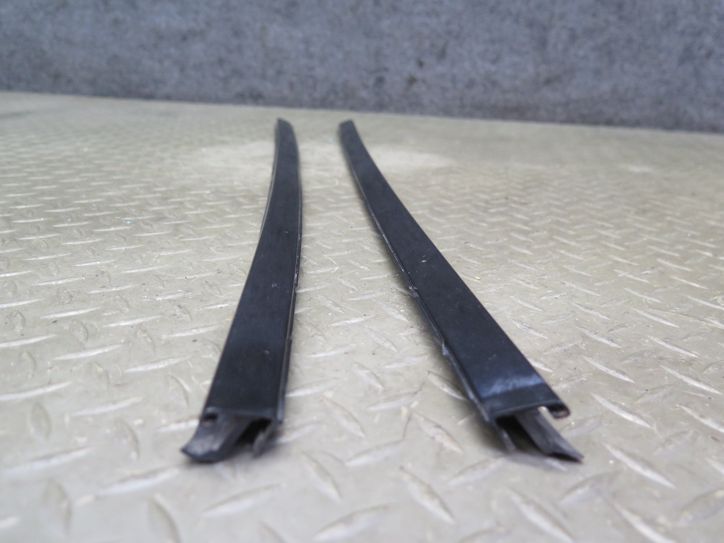 01-06 Lexus UCF30L LS430 Set of 2 Front Windshield A Pillar Trim Molding OEM