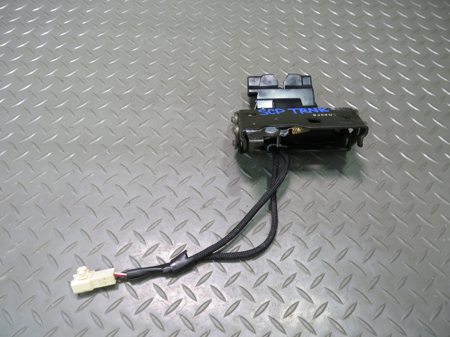 02-10 Lexus Z40 SC430 Rear Trunk Lid Lock Latch Actuator OEM