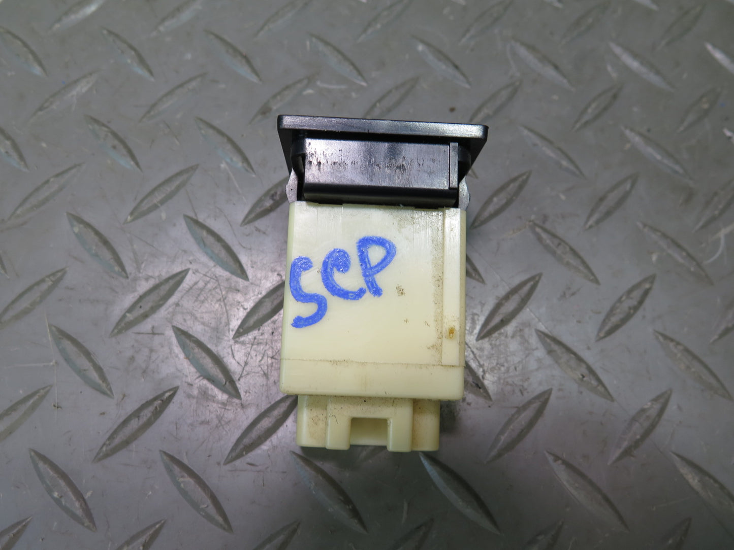 02-10 Lexus Z40 SC430 Trunk Lid Release Fuel Door Lock Unlock Button Switch OEM