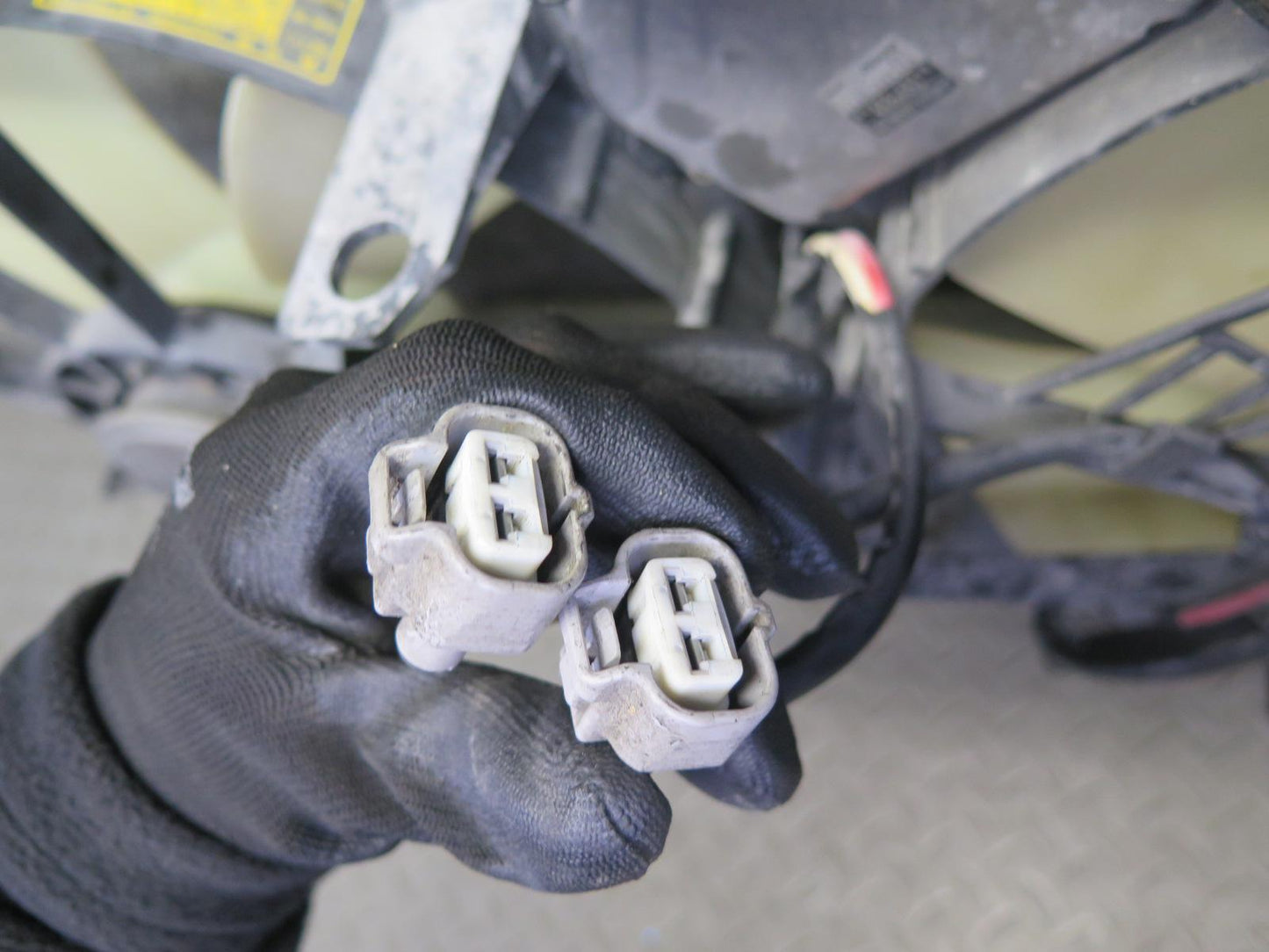 02-10 Lexus SC430 Engine Cooling Fan Motor Shroud w Control Module OEM