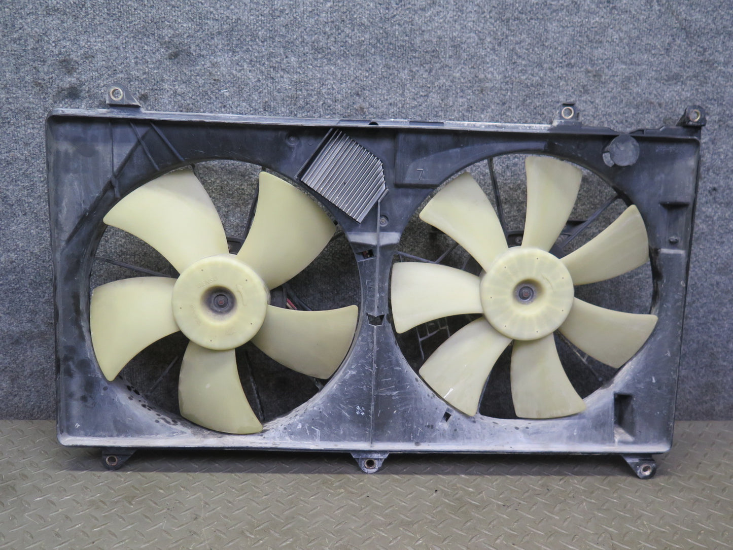 02-10 Lexus SC430 Engine Cooling Fan Motor Shroud w Control Module OEM