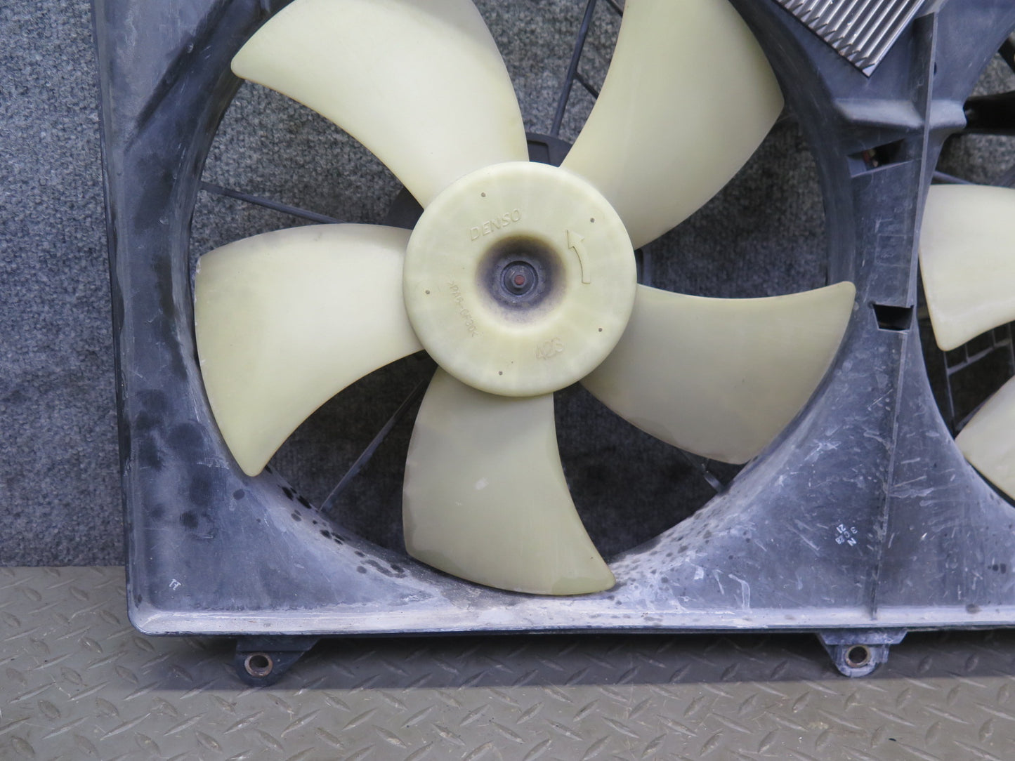 02-10 Lexus SC430 Engine Cooling Fan Motor Shroud w Control Module OEM