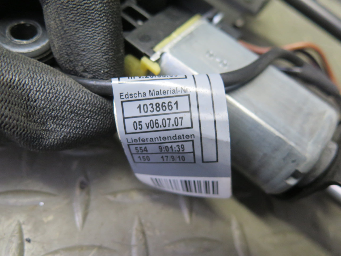07-13 BMW E93 335i Convertible TOP Roof Lock Latch Motor Striker Assembly OEM