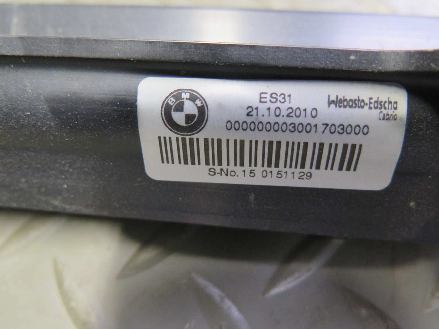 07-13 BMW E93 335i Convertible TOP Roof Lock Latch Motor Striker Assembly OEM