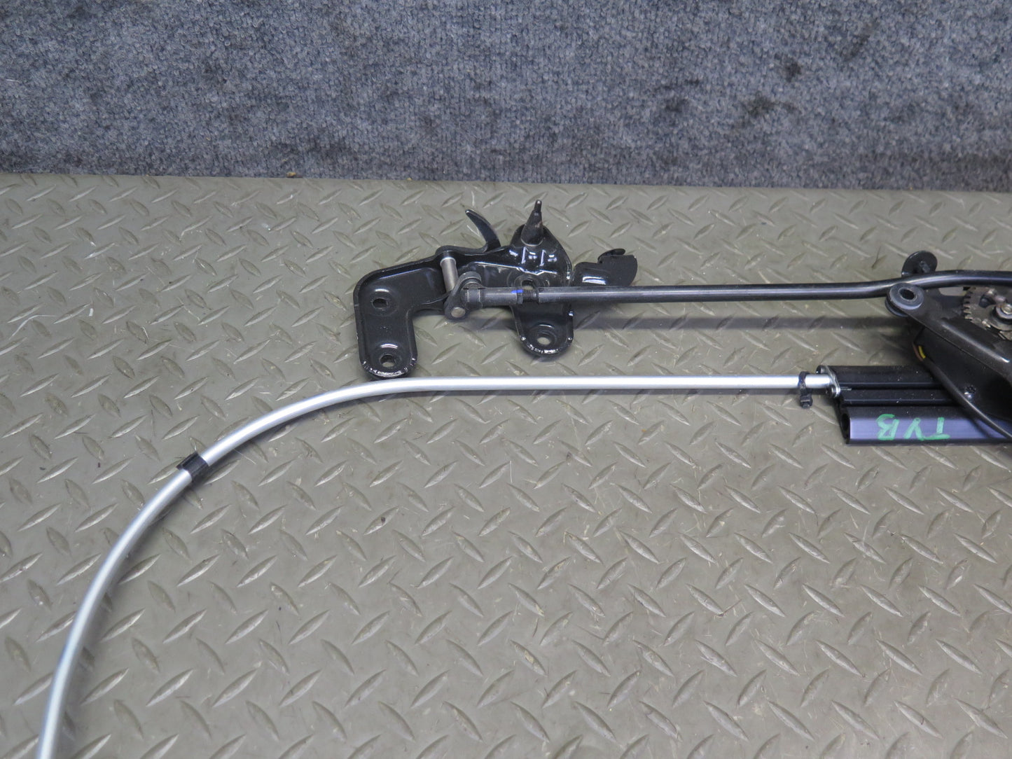 07-13 BMW E93 335i Convertible TOP Roof Lock Latch Motor Striker Assembly OEM