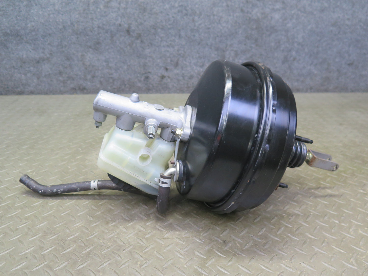 04-06 Lexus UCF30L LS430 Brake Master Cylinder Booster Fluid Reservoir OEM