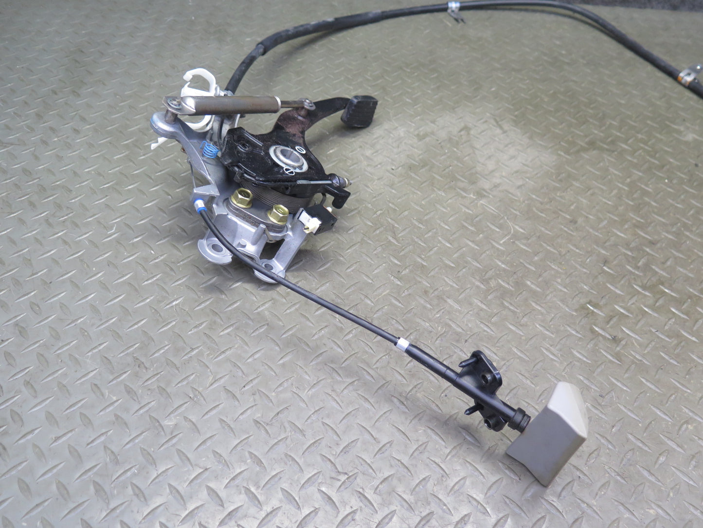 01-06 Lexus LS430 Emergency Parking Brake Pedal w Release Handle & Cable OEM