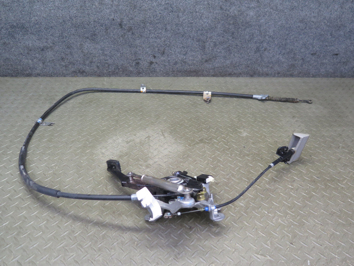 01-06 Lexus LS430 Emergency Parking Brake Pedal w Release Handle & Cable OEM