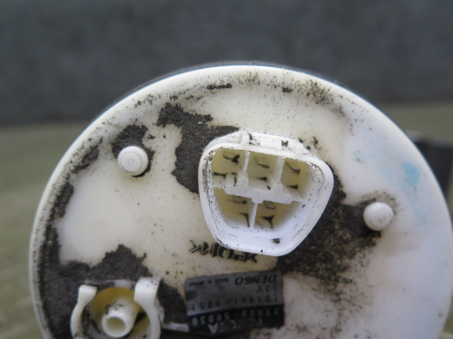 04-06 Lexus UCF30L LS430 Fuel Pump w Level Sensor Sending Unit Set OEM