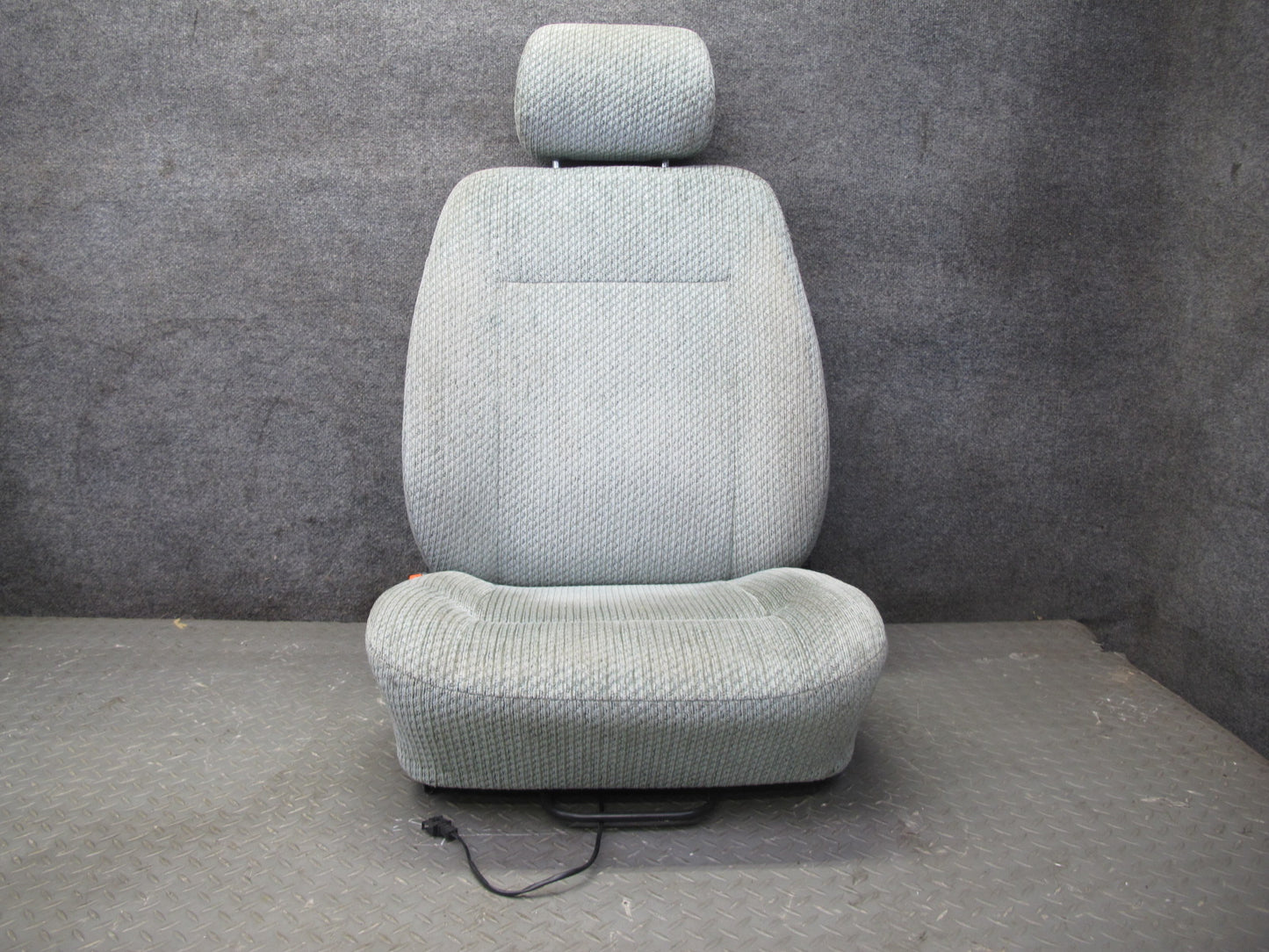 00-03 VW Eurovan T4 Set of 2 Front Left & Right Cloth Seat Gray OEM