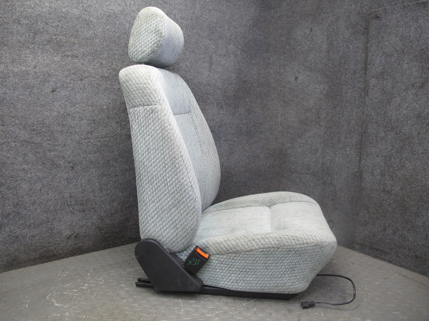 00-03 VW Eurovan T4 Set of 2 Front Left & Right Cloth Seat Gray OEM