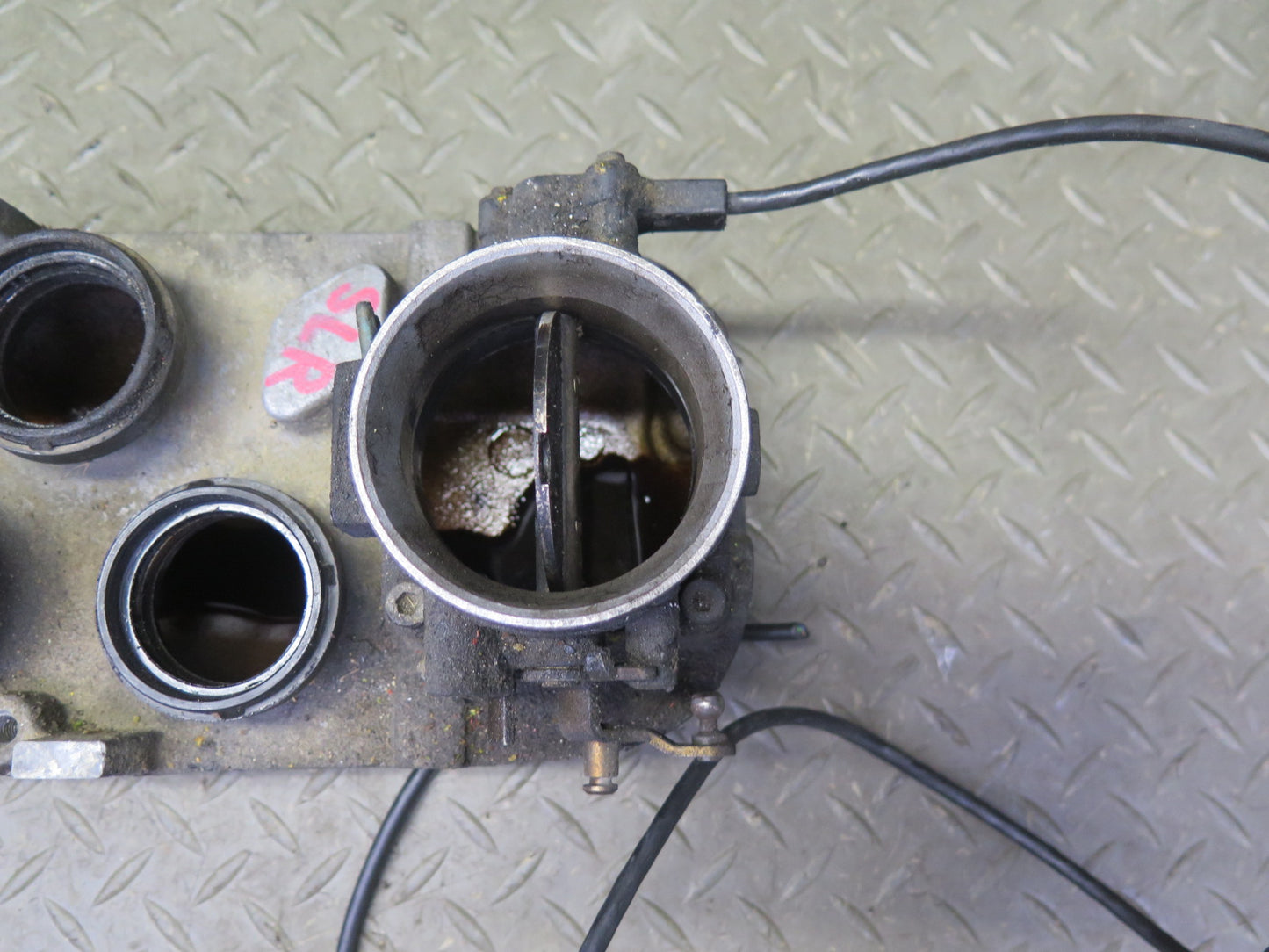 81-85 Mercedes R107 380SL M116 Engine Lower Intake Manifold w Throttle Body OEM