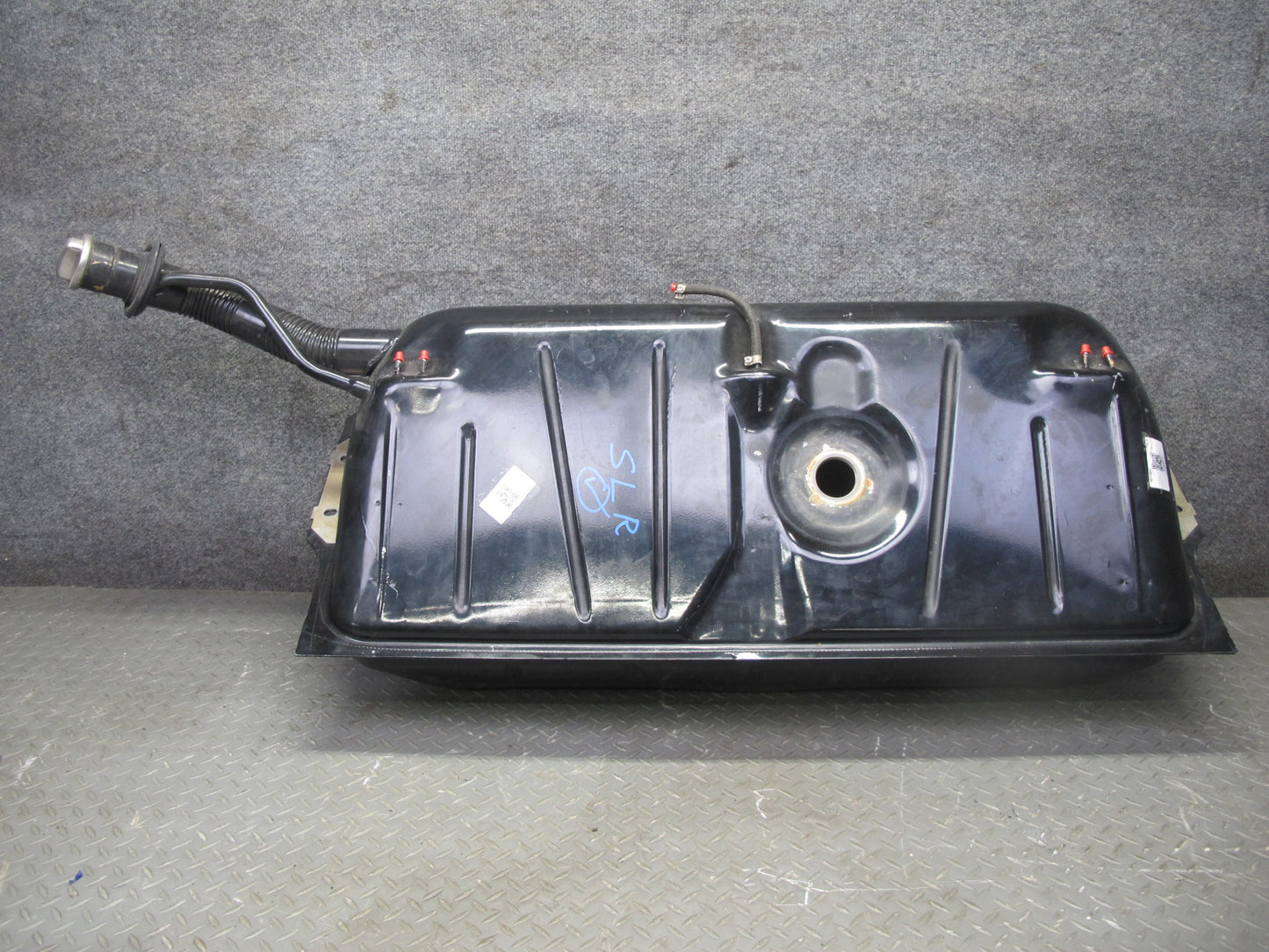 73-85 Mercedes R107 Gas Fuel Tank Assembly w Filler Neck & Cap OEM