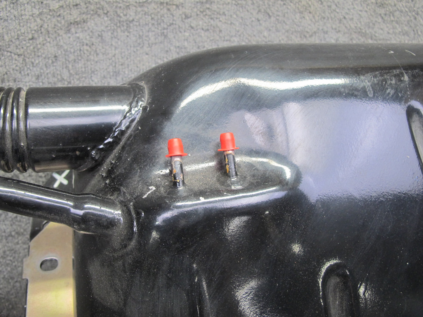 73-85 Mercedes R107 Gas Fuel Tank Assembly w Filler Neck & Cap OEM