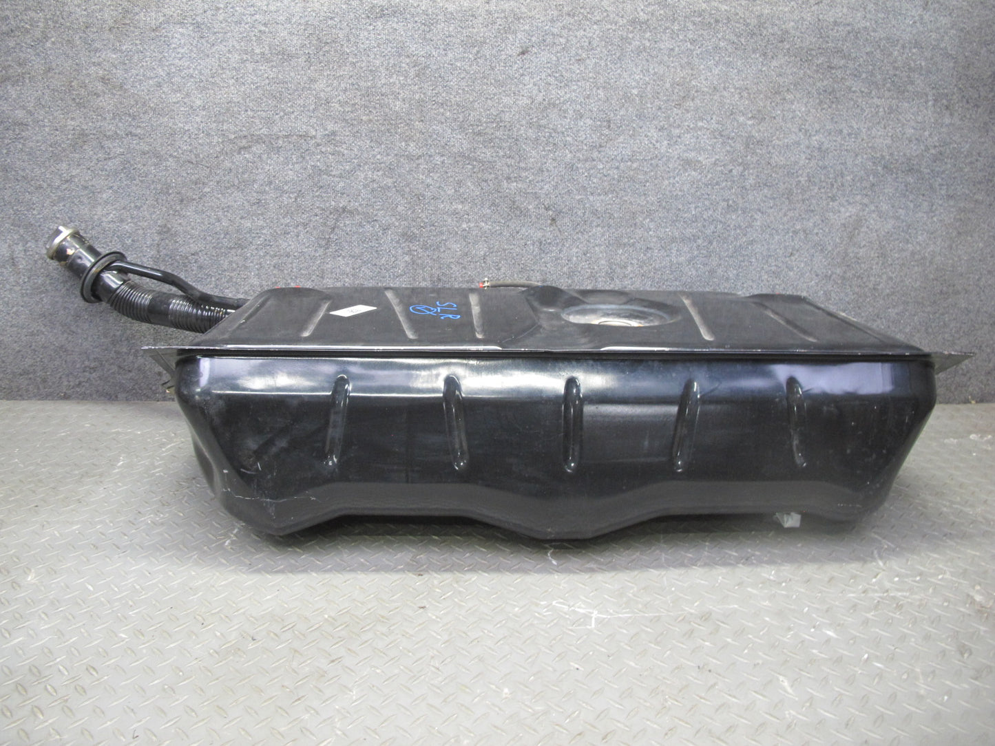 73-85 Mercedes R107 Gas Fuel Tank Assembly w Filler Neck & Cap OEM