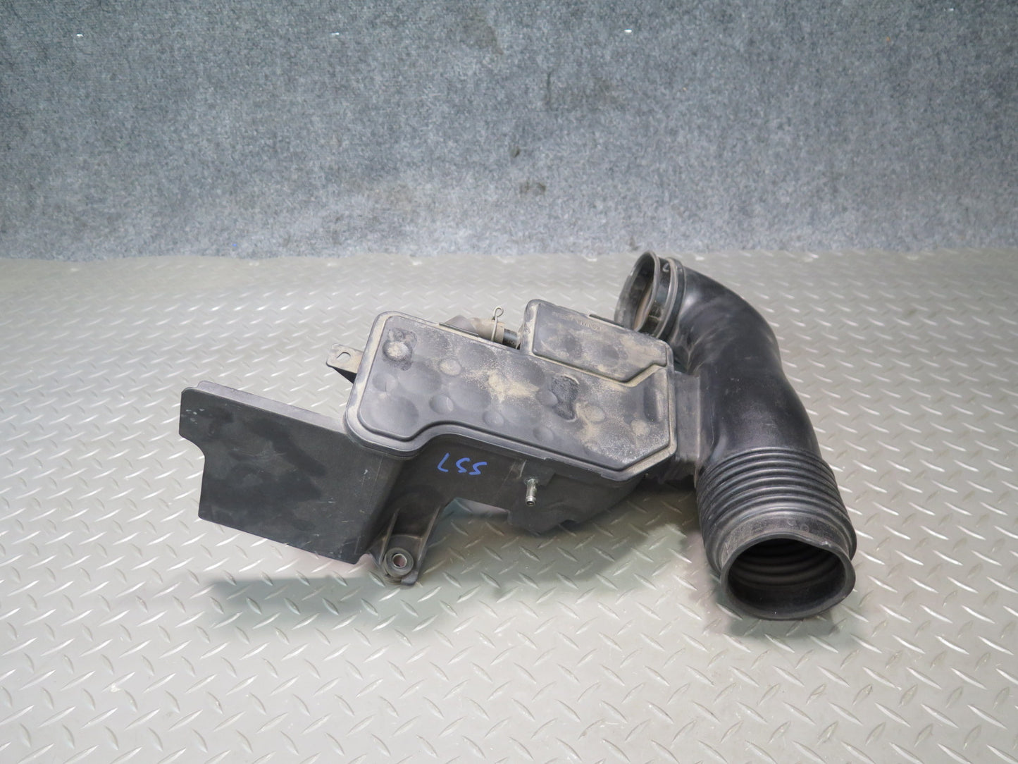 04-06 Lexus UCF30L LS430 Air Intake Cleaner Pipe Hose Resonator 17875-50290 OEM