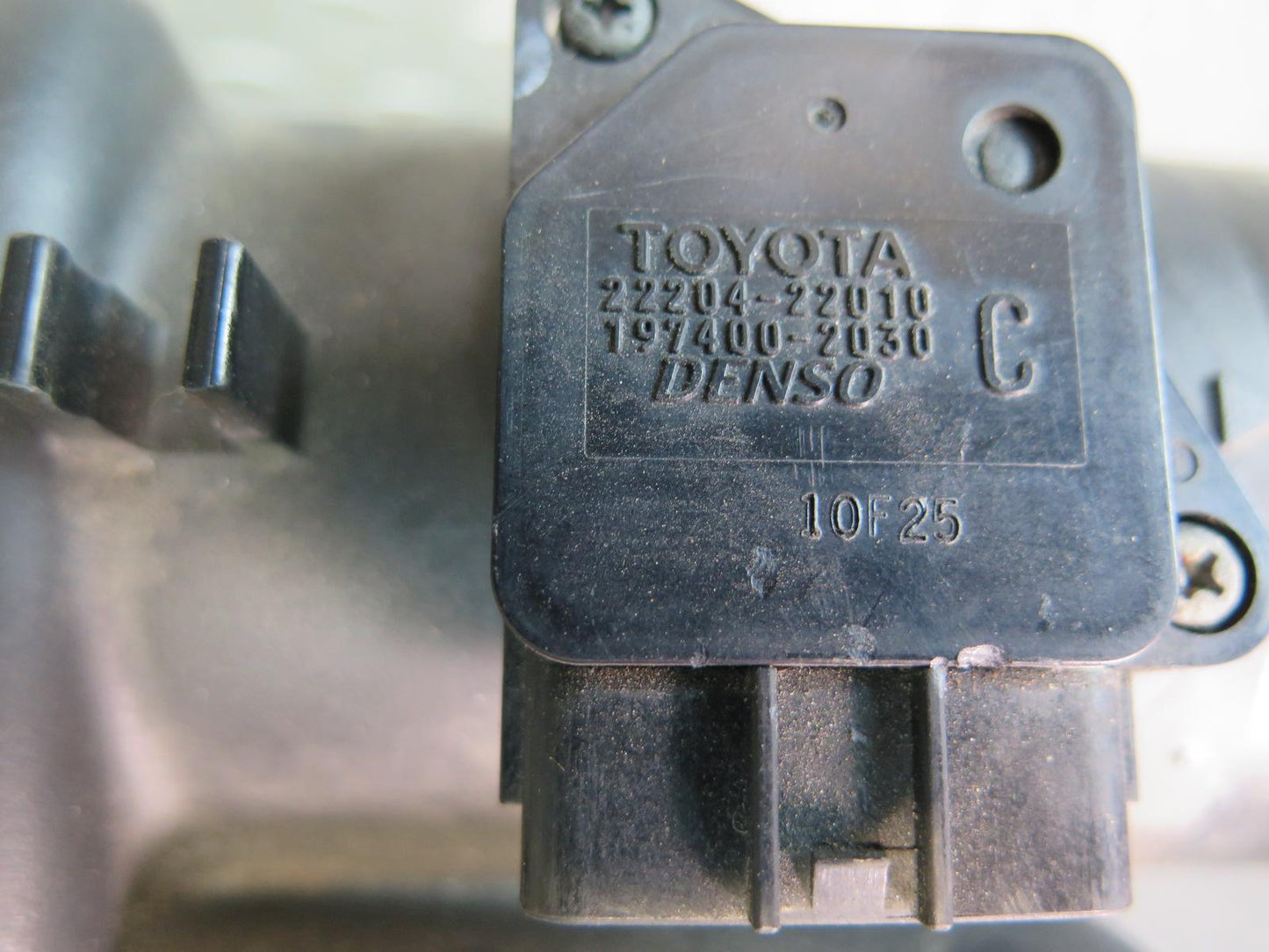 04-06 Lexus UCF30L LS430 Air Intake Cleaner Filter Box w MAF & Vacuum Switch OEM