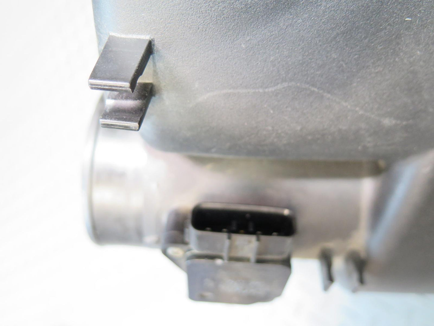 04-06 Lexus UCF30L LS430 Air Intake Cleaner Filter Box w MAF & Vacuum Switch OEM