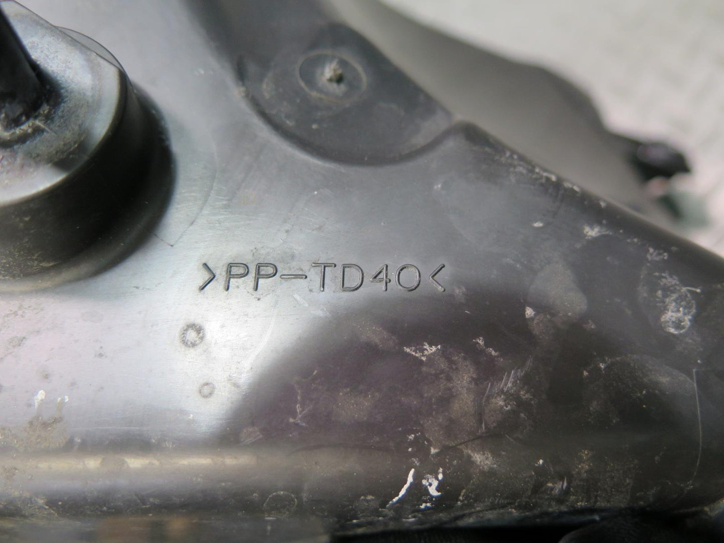 06-13 Lexus GSE20L IS250 2.5L RWD Air Intake Cleaner Filter Box 014140-0980 OEM